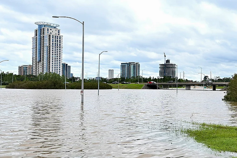 Streets flood after Beryl made landfall - | Photo: AP/Maria Lysaker